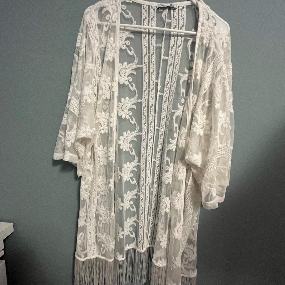 White lace kimono